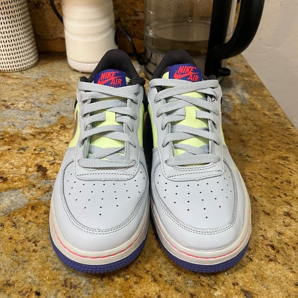 Nike Air Force 1 size 5.5 - Picture 2 of 9